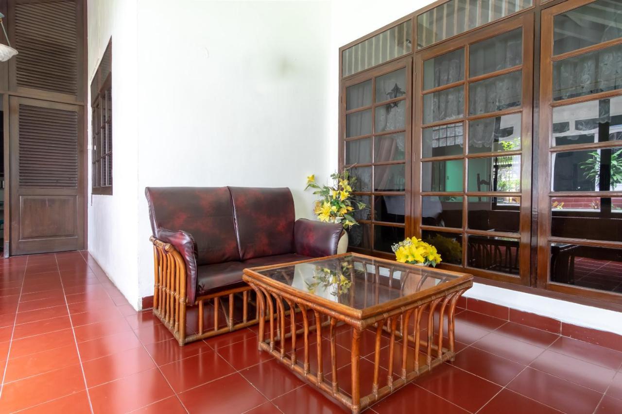 Oyo Living 2843 Raz House Syariah Hotel เมดาน ภายนอก รูปภาพ