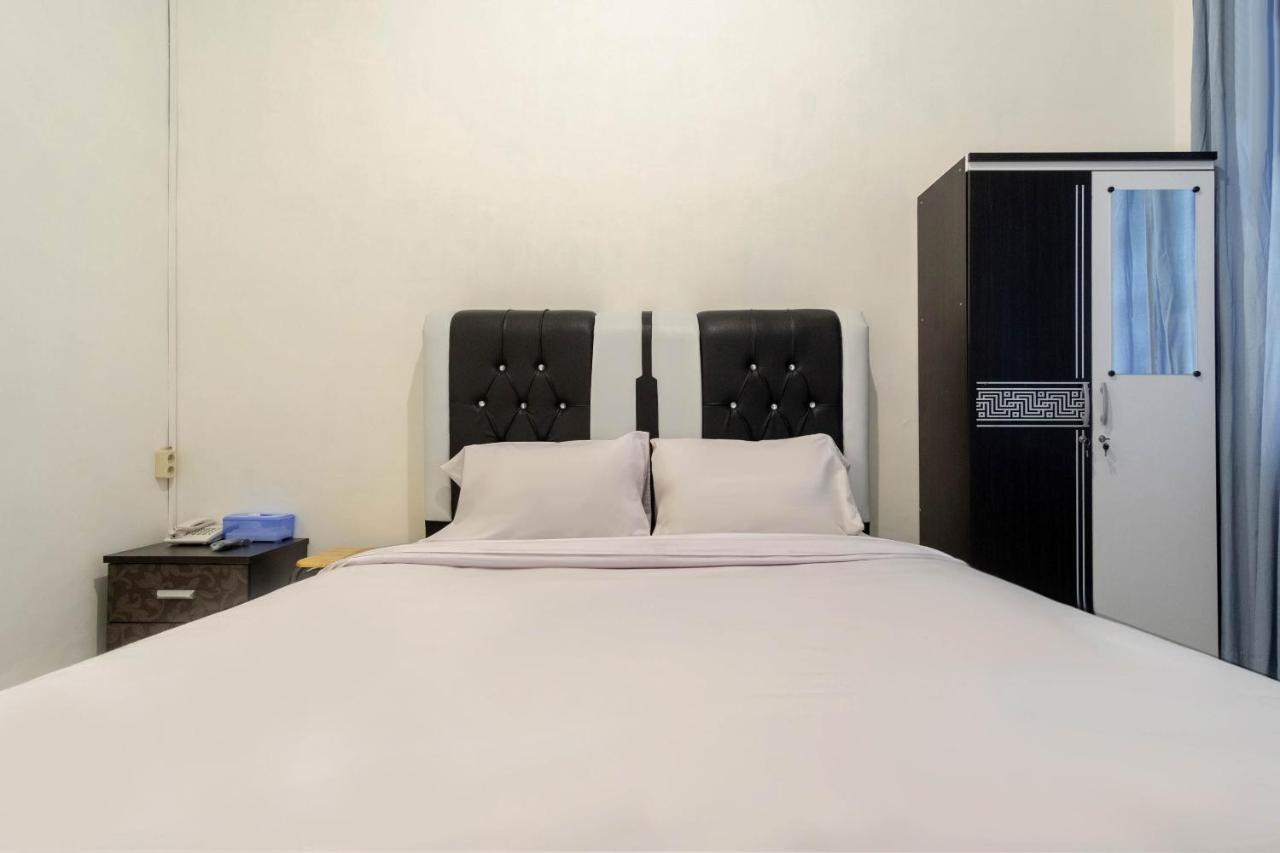 Oyo Living 2843 Raz House Syariah Hotel เมดาน ภายนอก รูปภาพ