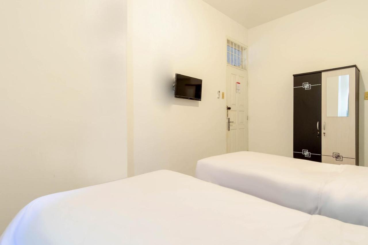 Oyo Living 2843 Raz House Syariah Hotel เมดาน ภายนอก รูปภาพ