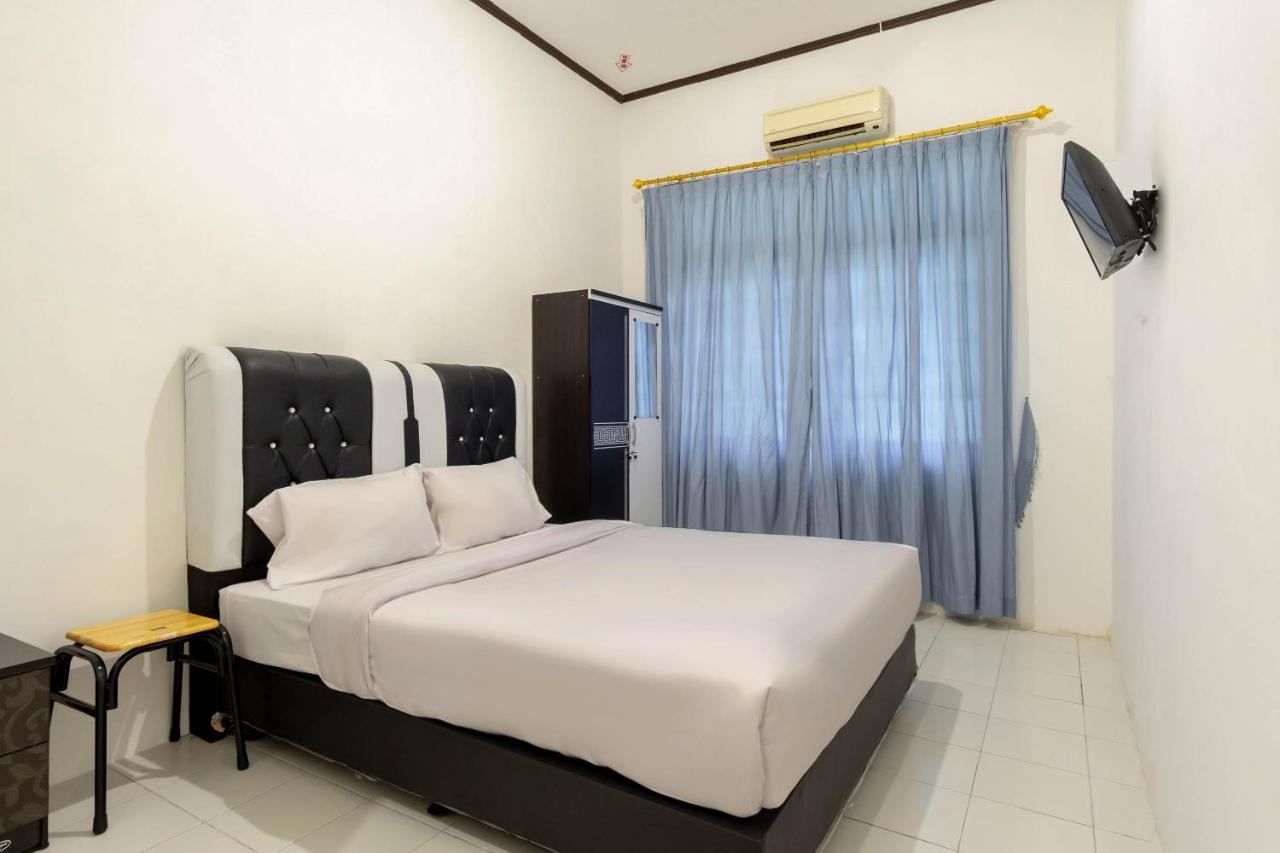 Oyo Living 2843 Raz House Syariah Hotel เมดาน ภายนอก รูปภาพ