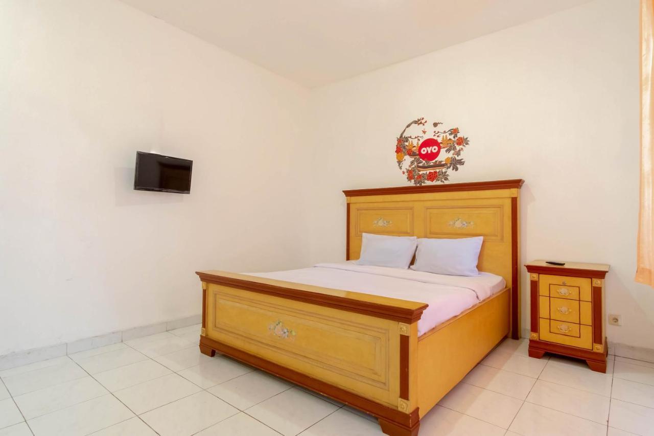Oyo Living 2843 Raz House Syariah Hotel เมดาน ภายนอก รูปภาพ