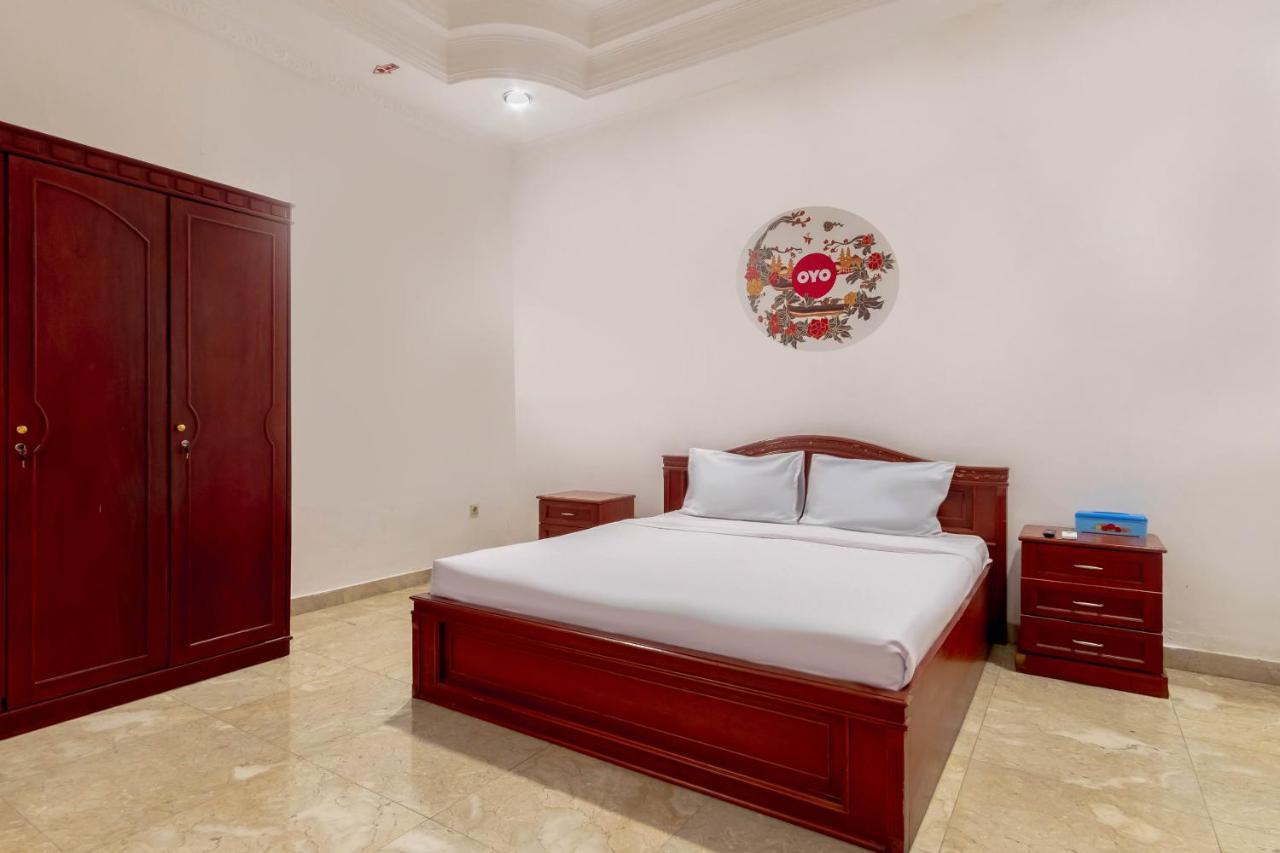 Oyo Living 2843 Raz House Syariah Hotel เมดาน ภายนอก รูปภาพ