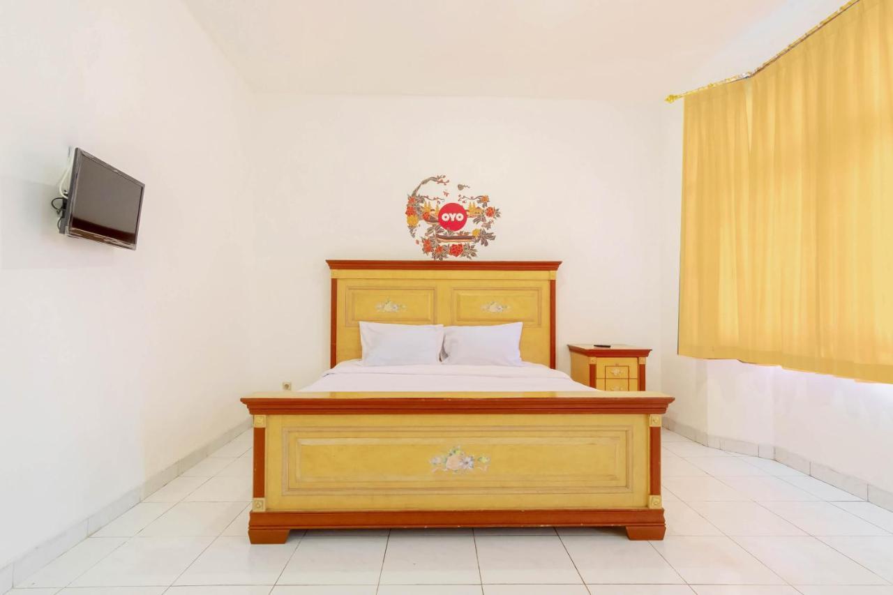 Oyo Living 2843 Raz House Syariah Hotel เมดาน ภายนอก รูปภาพ