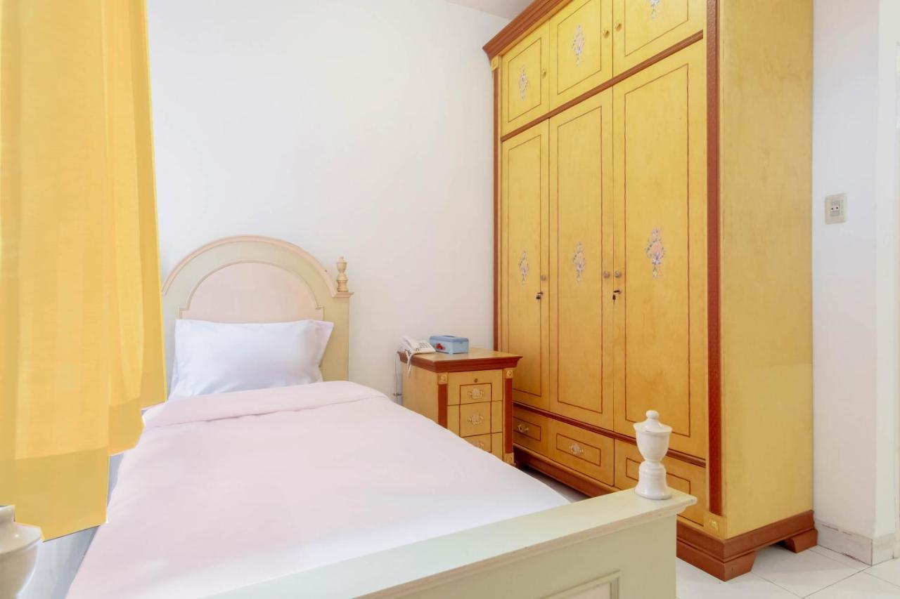 Oyo Living 2843 Raz House Syariah Hotel เมดาน ภายนอก รูปภาพ